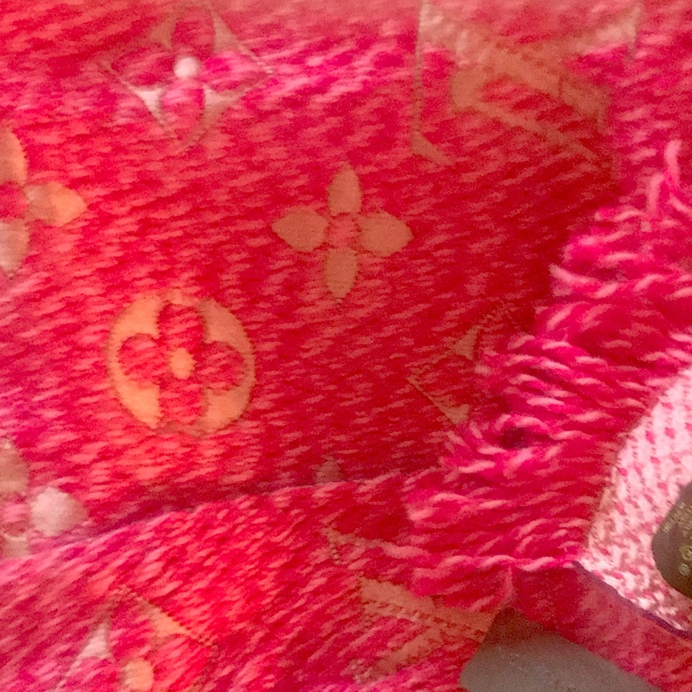 Never been used Louis Vuitton scarf - Picture 5 of 5